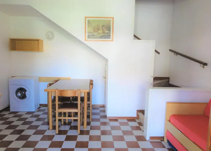 Lovely Two-storey Flat فيلة بيبيوني