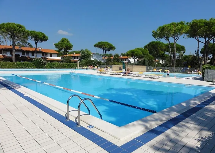 Lovely Two-storey Flat *