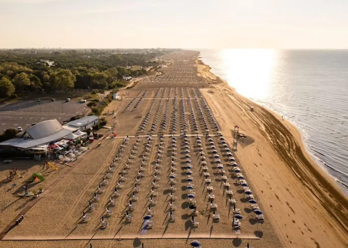 Lovely Two-storey Flat *